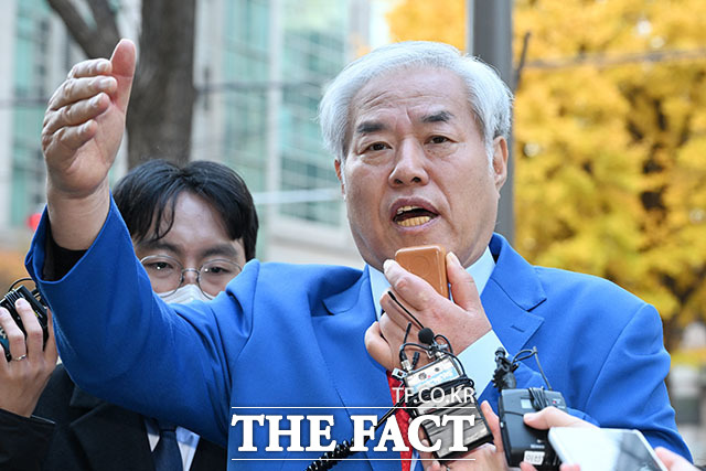 1일 경찰에 따르면 서울경찰청 안보수사과는 서부지법 폭동 사태 배후로 지목되는 전광훈 사랑제일교회 목사와 보수 성향 유튜브 채널 신의한수 운영자 신혜식 관련 수사를 조만간 마무리할 방침이다. 특히 전 목사에 대한 구속영장 신청도 검토하고 있다. /남용희 기자