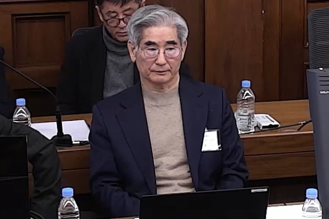 서울중앙지법 형사합의36부(이정엽 부장판사)는 1일 일반이적 및 직권남용권리행사방해 혐의를 받는 김용현 전 국방부 장관의 첫 공판준비기일을 열었다.김 전 장관이 지난달 21일 내란중요임무 종사 혐의 속행 공판에 출석해있다./서울중앙지법