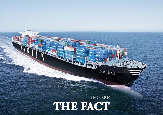 한국해양산업총연합회(연합회)가 액화천연가스 수송 전문 선사 현대LNG해운이 인도네시아 기업에 매각되는 것에 반대하는 성명을 냈다. 사진은 본문 내용과 관련 없음. /더팩트 DB