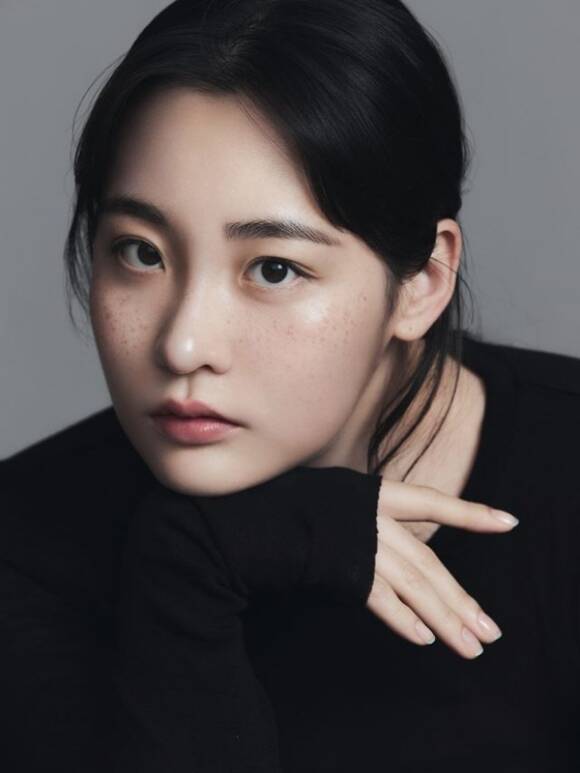 배우 김민하가 <더팩트>와 만나 tvN 토일드라마 태풍상사 종영 인터뷰를 진행했다. /눈컴퍼니