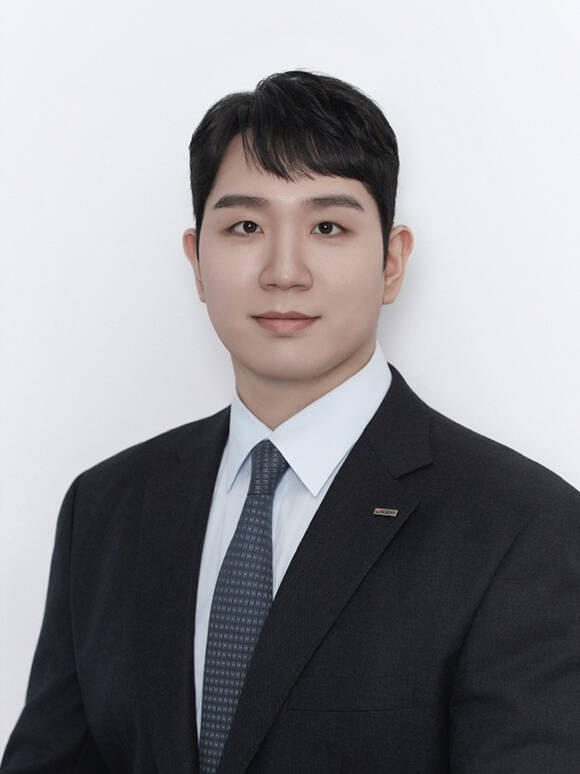 호반그룹은 1일 2026년 정기 임원 인사를 단행했다. 김상열 호반그룹 회장의 차남 김민성 전무가 부사장으로 승진했다. 사진은 김민성 호반그룹 전무. /호반그룹