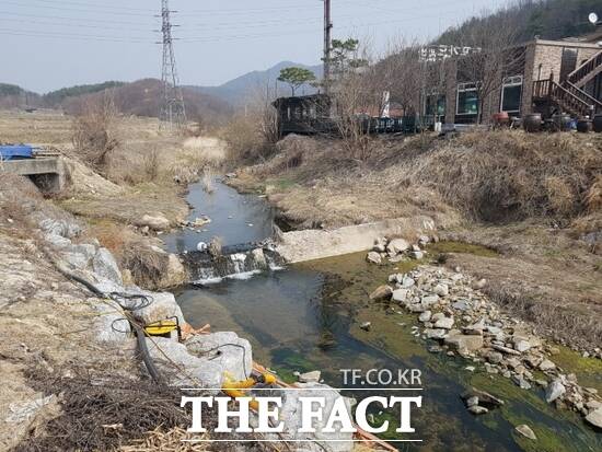 홍수 대응 능력을 강화하기 위한 정비 사업이 시작된 경기 여주시 부평천의 모습. /경기도