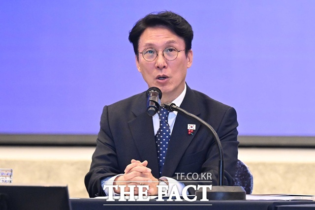 김민석 국무총리는 1일 서울 여의도 중소기업중앙회에서 열린 중소기업 규제합리화 현장대화에 참석했다. /뉴시스