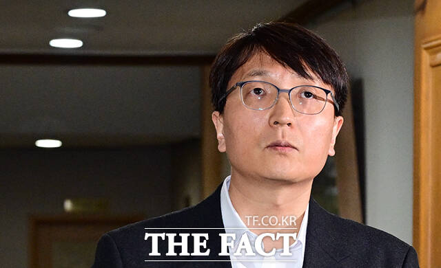 박대준 쿠팡 대표가 지난달 30일 오후 서울 종로구 정부서울청사에서 열린 쿠팡 관련 긴급 관계부처 장관회의를 마친 뒤 기자들의 질문에 답변을 하고 있다. /임영무 기자