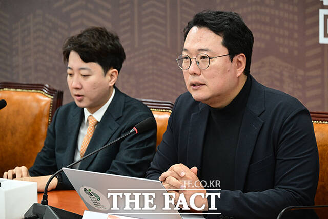 이준석 개혁신당 대표가 1일 오전 서울 여의도 국회에서 열린 최고위원회의에서 발언하고 있다. /국회=남윤호 기자