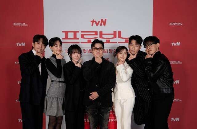 배우 윤나무 이유영 소주연, 김성윤 감독, 배우 서혜원 정경호 강형석(왼쪽부터)이 2일 오후 2시 온라인으로 진행된 tvN 새 토일드라마 '프로보노' 제작발표회에 참석해 다양한 이야기를 나눴다. /tvN