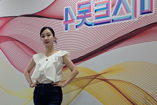 배우 이현경이 도전한 '미스트롯4' 오디션 현장에는 연예계 실력자, 트로트 팬, 일반 지원자 등 다양한 배경의 참가자들이 모인 것으로 알려졌고, 방송 전부터 대중의 기대감이 높아지고 있다. /이현경 SNS