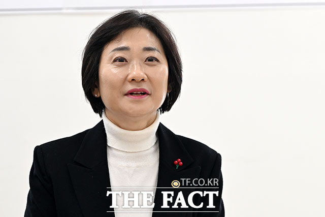 통합돌봄 현장 찾아 담당자 의견 듣는 이스란 차관(오른쪽).