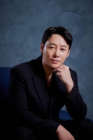  [TF인터뷰] 김동욱 ''윗집 사람들' 선택 이유? 오직 하정우'