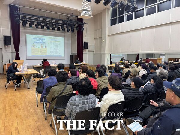 대덕구노인종합복지관은 오는 12일까지 2026년 노인일자리 및 사회활동 지원 사업 참여자 847명을 모집하고 있다. /대덕구노인종합복지관