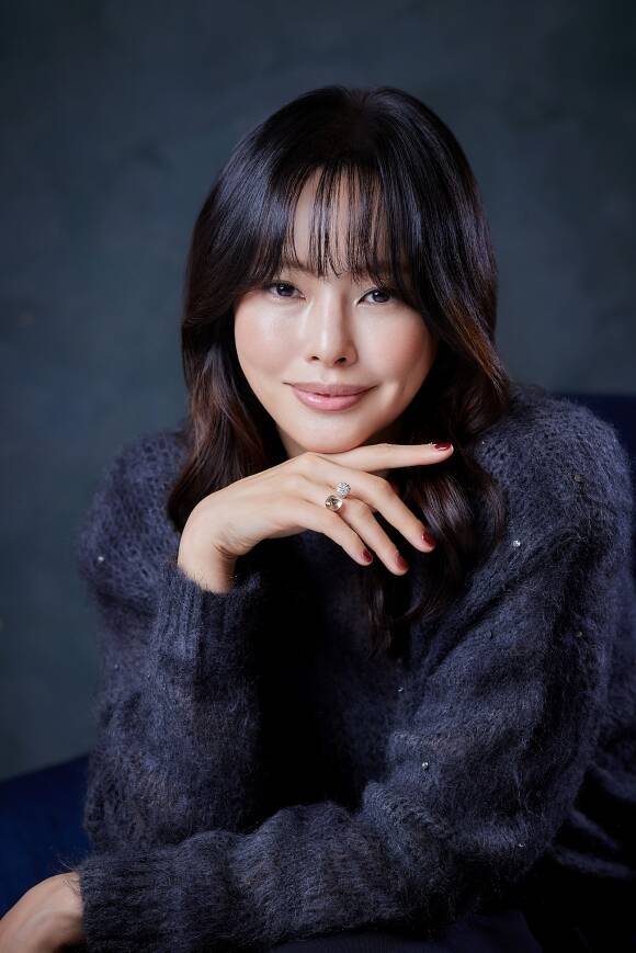 배우 이하늬가 영화 윗집 사람들 개봉 관련 인터뷰를 진행했다. /㈜바이포엠스튜디오