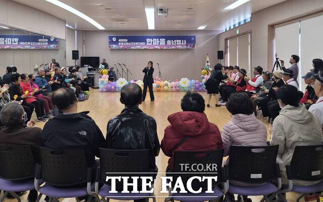 장흥군이 2025년 정신건강 한마음 송년행사를 개최하고 있다. /장흥군