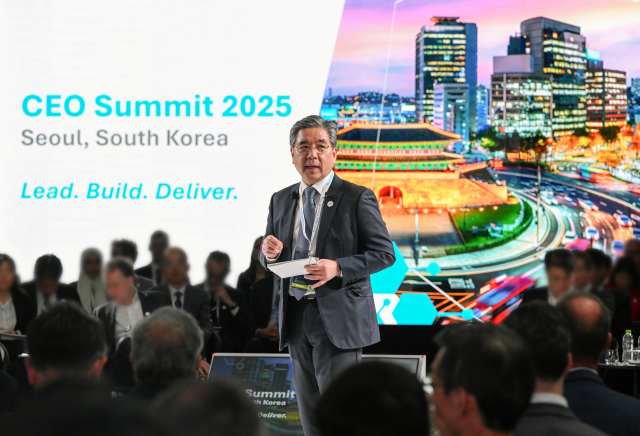 장재훈 현대자동차그룹 부회장이 3일 개막한 수소위원회 CEO Summit에서 발언하고 있다. /현대차그룹