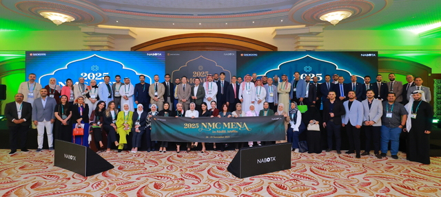 지난달 28일부터 사우디에서 열린 NMC MENA에서 참여 의료진들이 기념 촬영을 하고 있다. /대웅제약