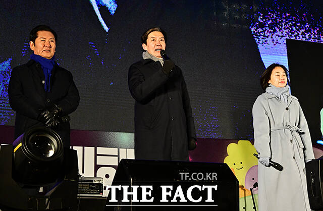 발언하는 조국 조국혁신당 대표(가운데).