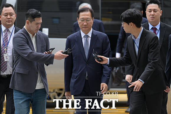 12·3 비상계엄 선포를 방조·가담한 혐의를 받는 박성재 전 법무부 장관이 14일 오전 서울 서초구 서울중앙지방법원에서 열린 구속 전 피의자 심문(영장실질심사)에 출석하고 있다. /장윤석 기자