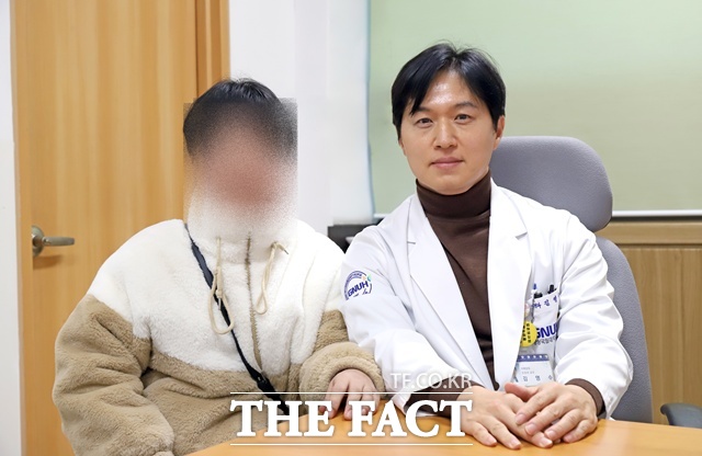 경상국립대학교병원 신경과 김영수 교수와 환자 /경상국립대학교병원