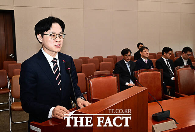 반도체 특별법 대안이 가결된 뒤 인사말 하는 김정관 산업통상부 장관.