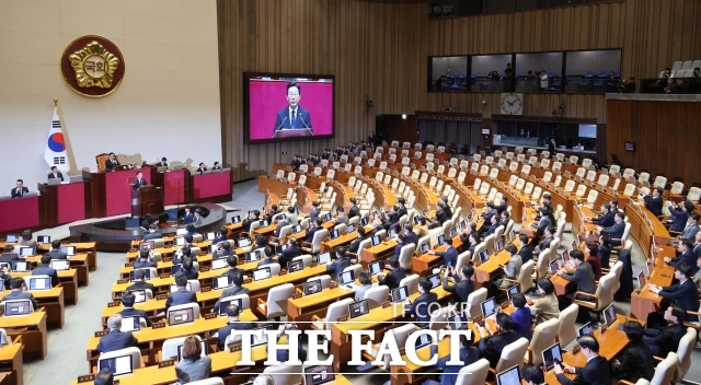 4일 보건의료노조와 보건의료시민단체들은 원격 의료(비대면 진료) 법제화는 의료 민영화 정책이라며 대통령에게 거부권 행사를 촉구했다. 윤석열 전 정부가 추진한 영리 플랫폼 중심 비대면 진료는 국민 의료비 상승, 건강보험 재정 악화로 이어질 것이라는 지적이다. 사진은 지난 11월 4일 이재명 대통령이 서울 여의도 국회 본회의에서 내년도 정부 예산안에 대한 시정연설하는 모습. /국회=배정한 기자