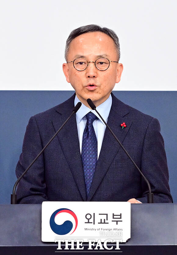 박일 외교부 대변인이 4일 오후 서울 종로구 외교부에서 현안관련 정례브리핑을 하고 있다. /임영무 기자