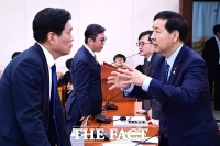  대화 나누는 구윤철·조승래 [포토]