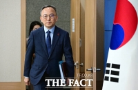  정례브리핑 참석하는 박일 외교부 대변인 [포토]