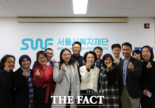 서울시복지재단은 지난 3일 재단에서 말레이시아 셀랑고르 주 대표단과 ‘고립예방 정책교류 간담회’를 개최했다고 5일 밝혔다./서울시복지재단