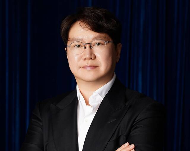 곽동신 한미반도체 회장이 오는 30일 62억원 규모의 자사주를 취득할 계획이다. /한미반도체