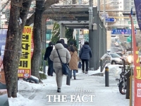  퇴근에 3시간, 출근도 엉금엉금…빙판길에 교통 대란