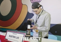  커피 추출하는 '2025 월드 에어로프레스 챔피언십’ 우승자 [포토]