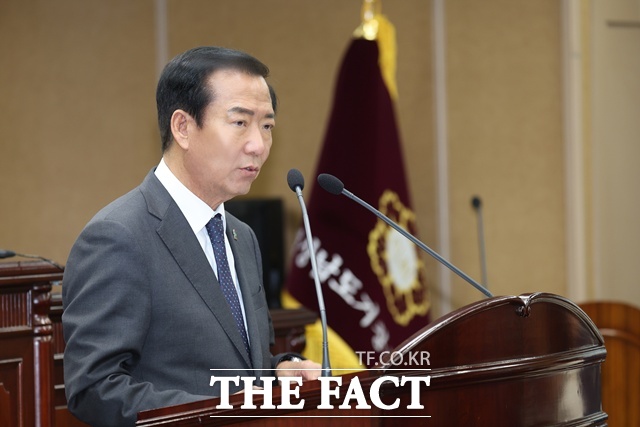 구인모 거창군수가 시정연설을 하고 있다. /거창군