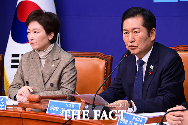 1인1표제 논란에 이어 강경 드라이브에 연달아 제동이 걸리면서 정 대표의 리더십이 약화되고 있다는 평가가 나온다. /남윤호 기자