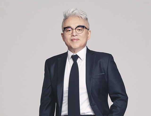 김형석 후보는 일부 회원들의 이마트 매장음악 사용료 분쟁 당시의 이해충돌 의혹에 대해 직접 관여한 사실은 없고, 운영하던 학원 학생들이 참여한 것일 뿐이라고 해명한 뒤 장문의 입장문을 내 조목 조목 반박했다. /김형석선거운동본부