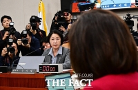  추미애 발의 '헌재법' 개정안 제동…법사소위 심사 보류