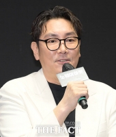  [TF초점] '소년범 논란' 조진웅, 은퇴로 퉁!?