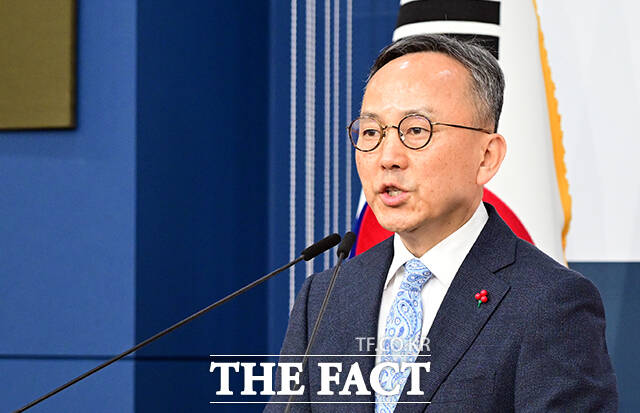 박일 외교부 대변인이 9일 오후 서울 종로구 외교부에서 현안 관련 정례브리핑을 하고 있다. /임영무 기자