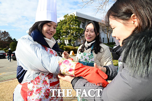 김장 준비하는 김남희 더불어민주당 의원.
