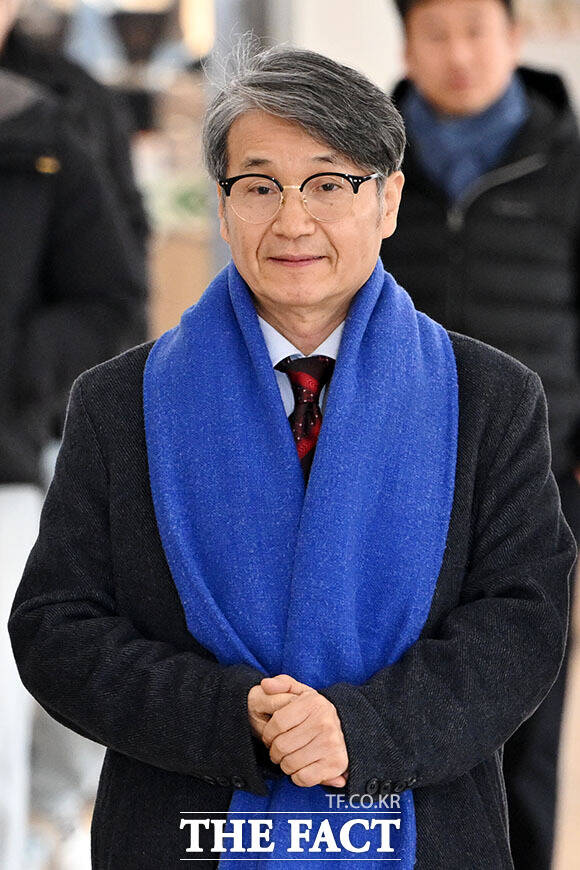 최재영 목사가 9일 오전 서울 종로구 광화문 KT 빌딩에 위치한 김건희 특검에 참고인 신분으로 출석하고 있다. /남용희 기자