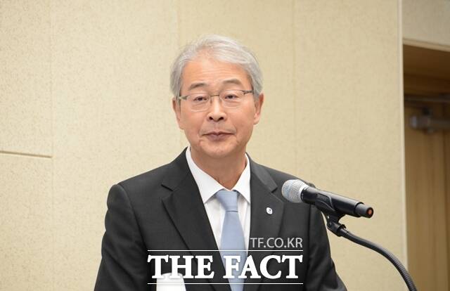 신한금융그룹과 더불어 BNK금융지주의 최종 회장 후보가 각각 진옥동 현 회장, 빈대인 현 회장으로 선정되면서 임종룡 우리금융그룹 회장의 연임 여부에도 관심이 집중되고 있다. /김태환 기자