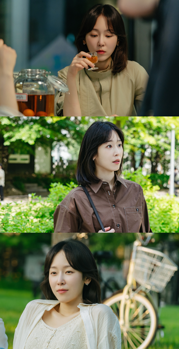서현진은 '러브 미'에서 산부인과 전문의 서준경 역으로 극을 이끈다. /JTBC·SLL·하우픽쳐스