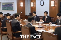  김민석 총리, 이창용 한은 총재와 경제·금융 상황 의견 교환 [포토]
