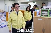  외교부 재외국민보호과 격려방문하는 김민석 국무총리 [포토]