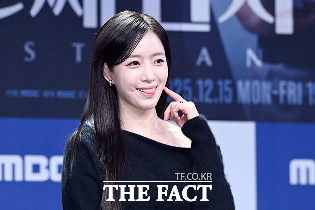 배우 함은정이 10일 오전 서울 마포구 상암동 MBC에서 열린 새 일일드라마 ‘첫번째 남자’ 제작발표회에 참석해 포즈를 취하고 있다. /서예원 기자