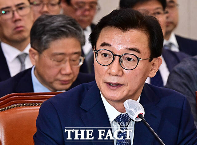 김건희 특검이 통일교 측으로부터 더불어민주당 전·현직 의원들에게 금품을 제공했다는 진술을 확보한 사실이 알려지며 정치권에 파장이 일고 있는 가운데, 전재수 해양수산부 장관이 