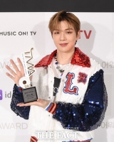  강다니엘, 스페셜 앨범 '전곡 영어'…입대 직전 팬콘서 라이브