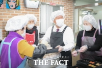  최민호 세종시장, 도시락 배달로 '어르신 돌봄' 현장 소통