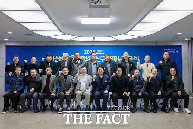 아산시는 20년 이상 무사고 경력자 18명에게 개인택시 신규 면허를 교부했다. /아산시