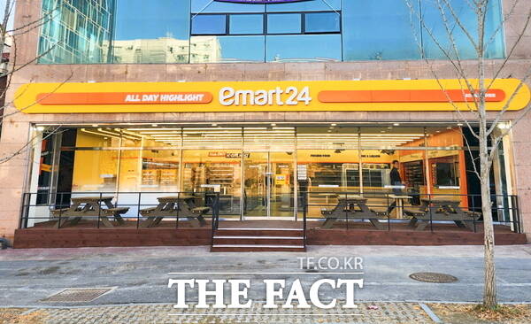 이마트24 대전 도룡프리미엄점 전경. /이마트24