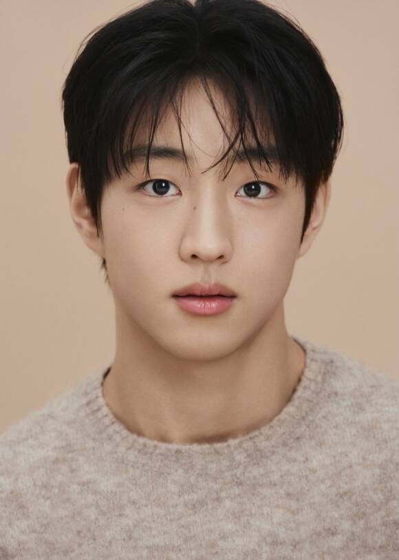 배우 허준서가 오는 22일 밤 첫 방송되는 지니TV 새 오리지널 드라마 '아이돌아이' 속 김재영 아역으로 낙점돼 데뷔 첫 드라마에 도전한다. /AM엔터테인먼트