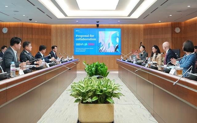 BNK금융그룹은 10일 스페인 BBVA은행과 글로벌 금융 협력 확대를 위한 실무 회의를 진행했다고 11일 밝혔다. /BNK금융그룹